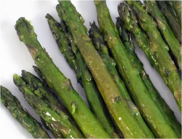 Simple and Delicious Roasted Asparagus