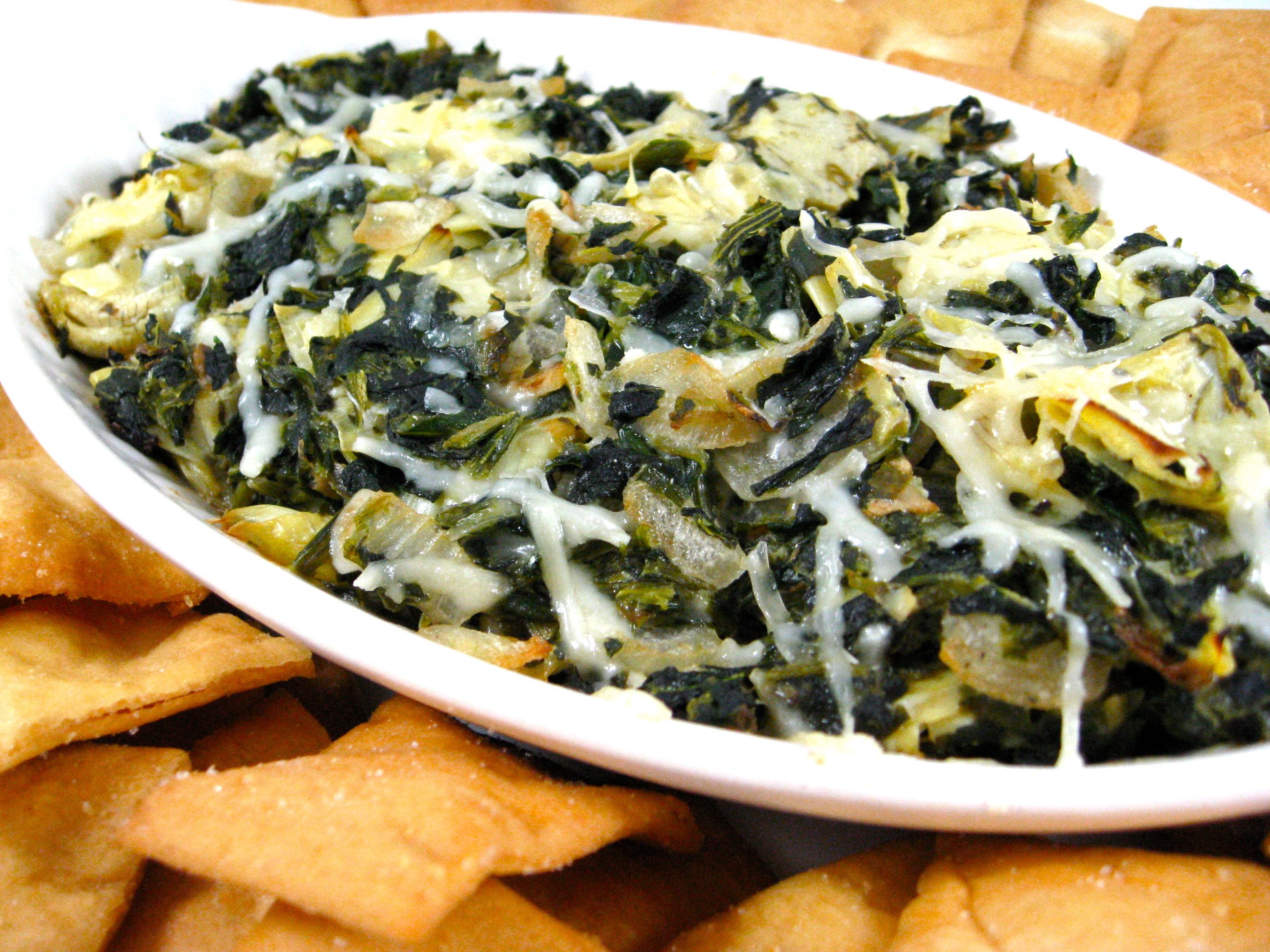 Skinny Hot Spinach and Artichoke Dip