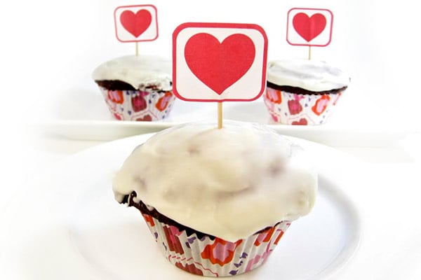 Amazing Skinny Red Velvet Cupcakes for Your Sweetheart