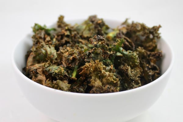 Air-Fryer Cheesy Kale Crisps (Vegan, Keto, Gluten-Free)