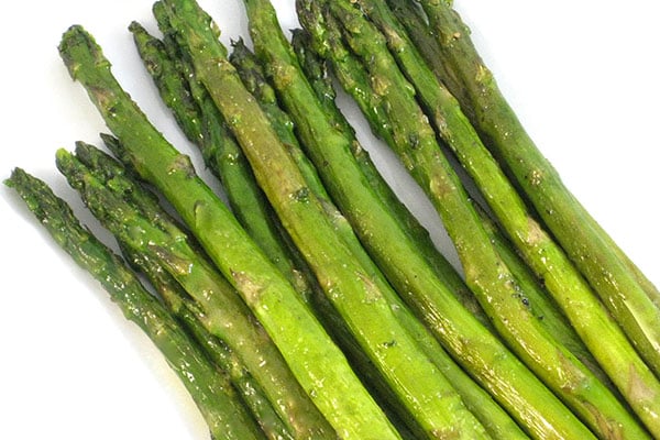 Simple and Delicious Roasted Asparagus