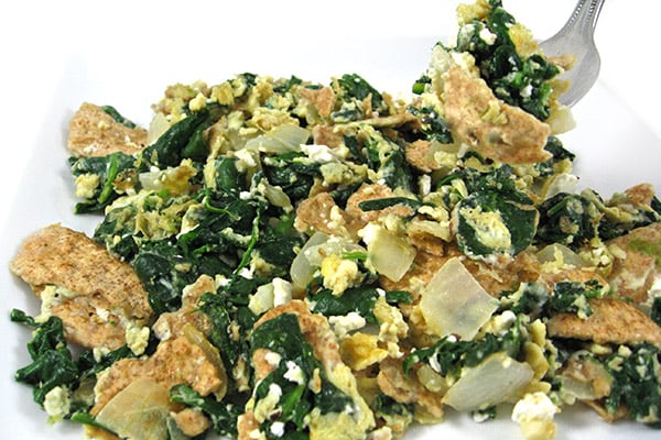 Skinny Matzo Brei With Fresh Spinach, Garlic and Onions